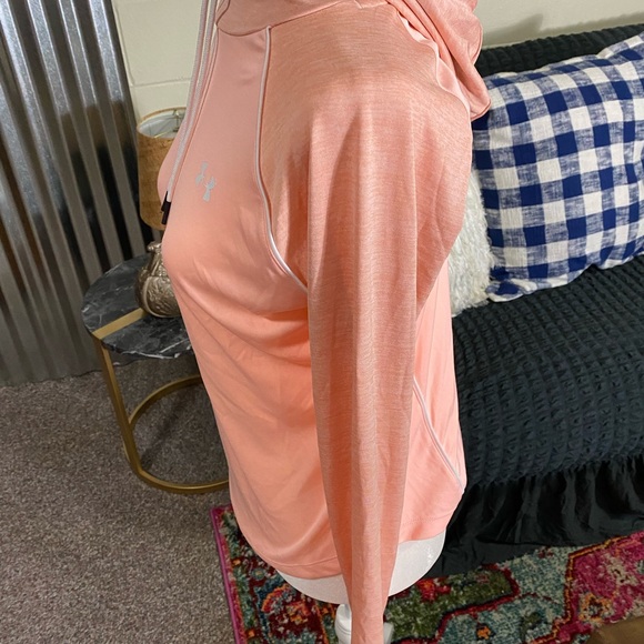 Pretty peach Under Armour Hoodie Small - Picture 3 of 4
